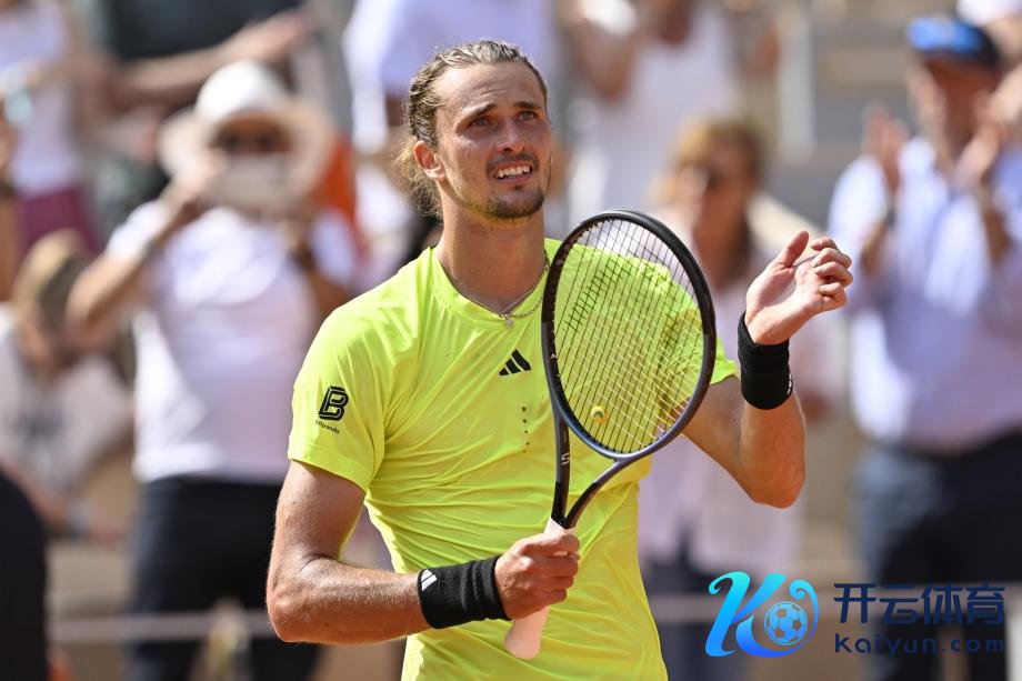 [图]兹维列夫3-0完胜科博利 晋级法网男单16强